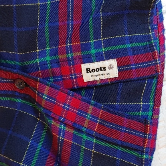 🇨🇦 Women's Roots Plaid Flannel Oversize Button Down Shirt Small - Picture 7 of 9